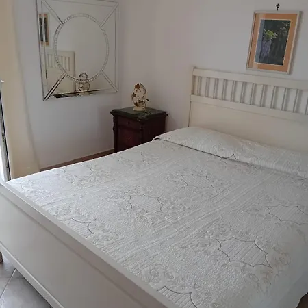 Appartamento Bilocale Con Vista Mare A Forio D'ischia *
